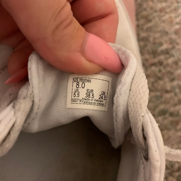 White vans - Picture 6 of 6